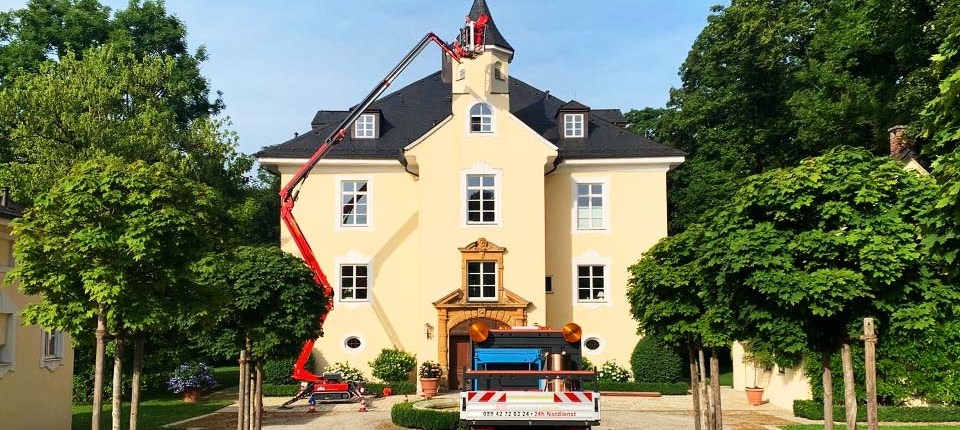 Dachdecker München Arbeitsbühneneinsatz Dachdecker München Arbeitsbühneneinsatz